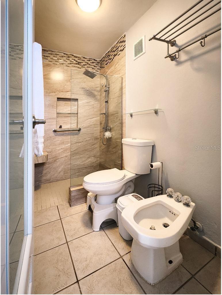 5 hab · 3 baños · DORADO — foto 12