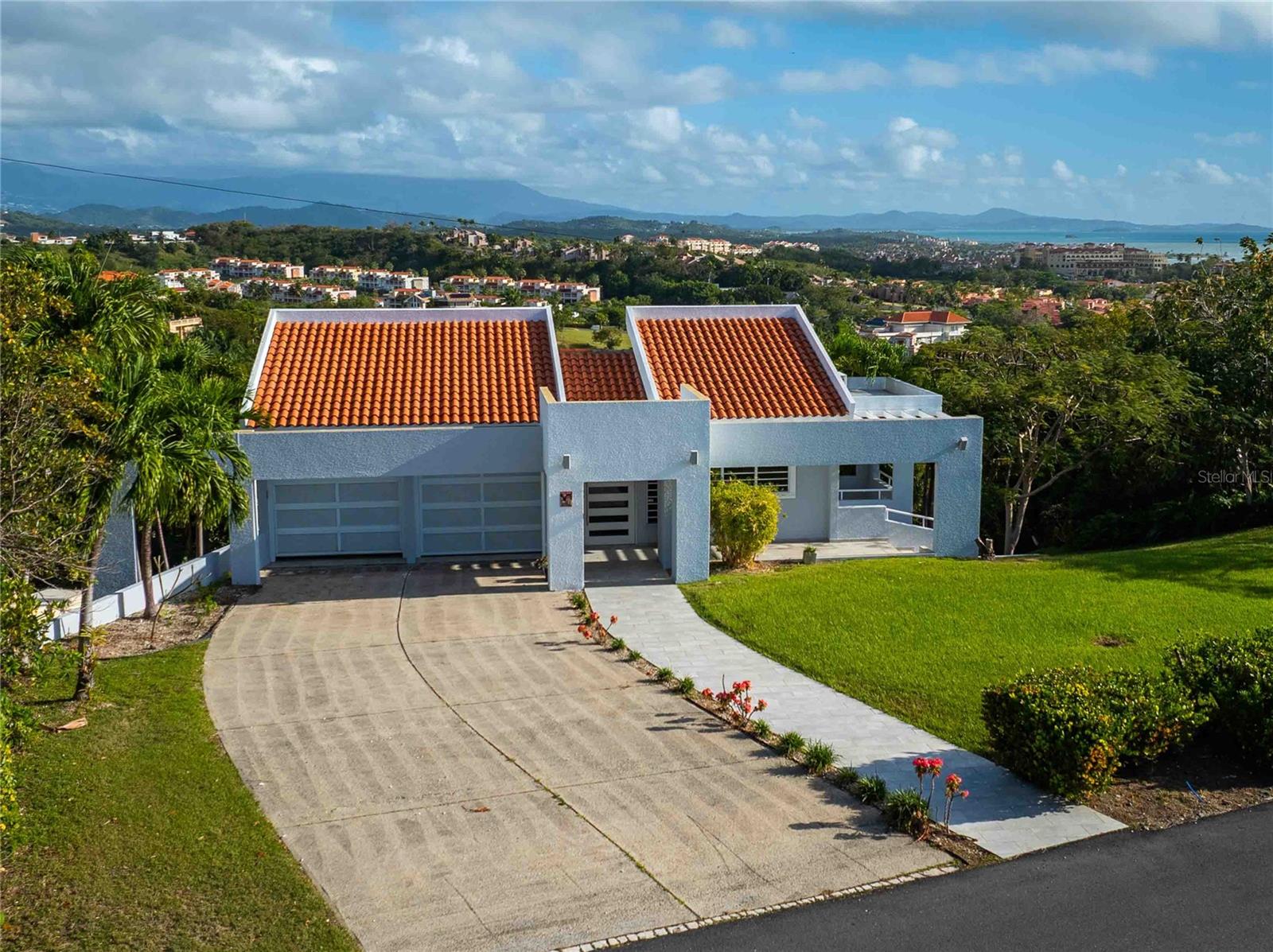 3 hab · 3 baños · HUMACAO