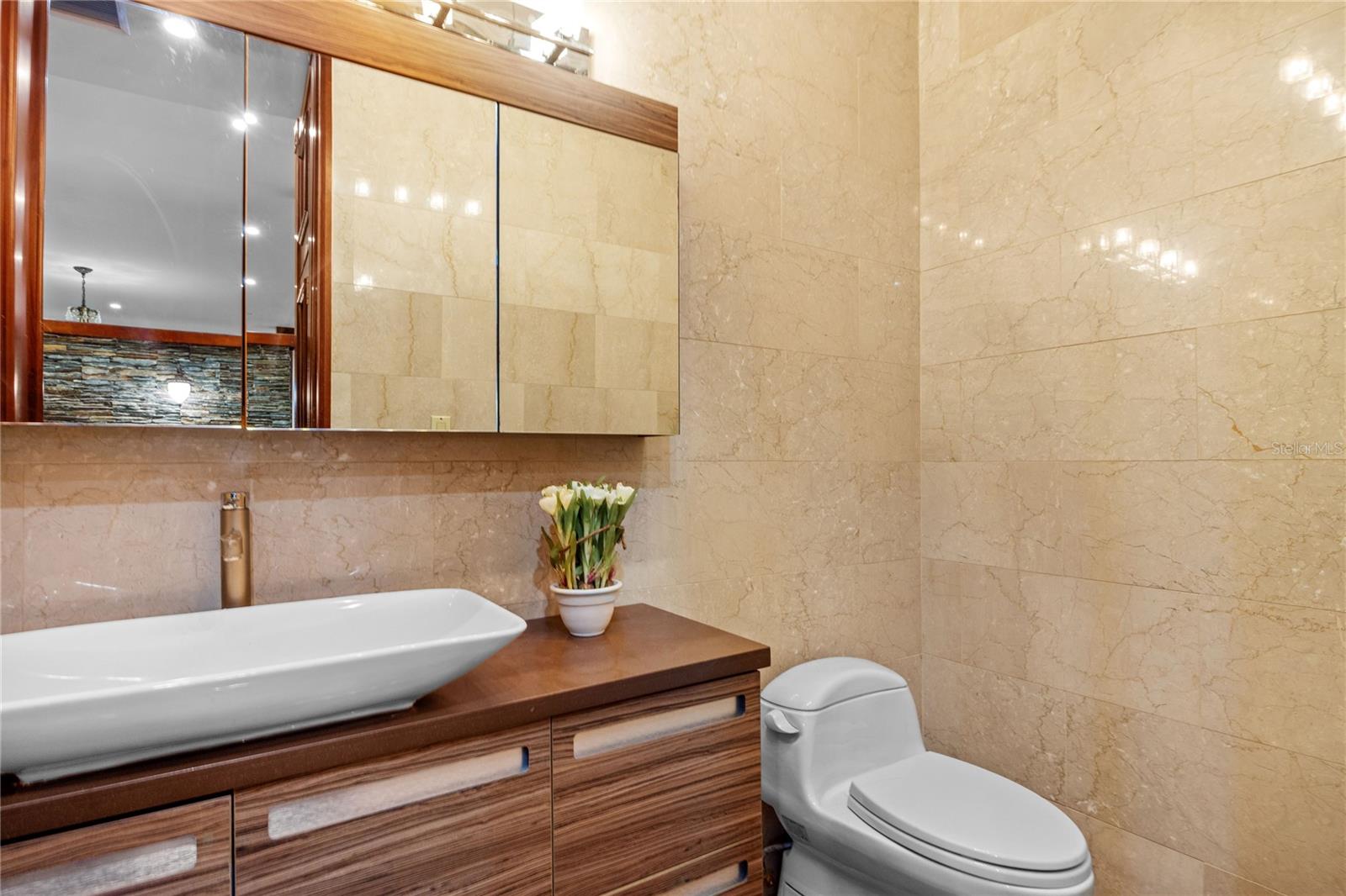 5 hab · 8 baños · GUAYNABO — foto 8