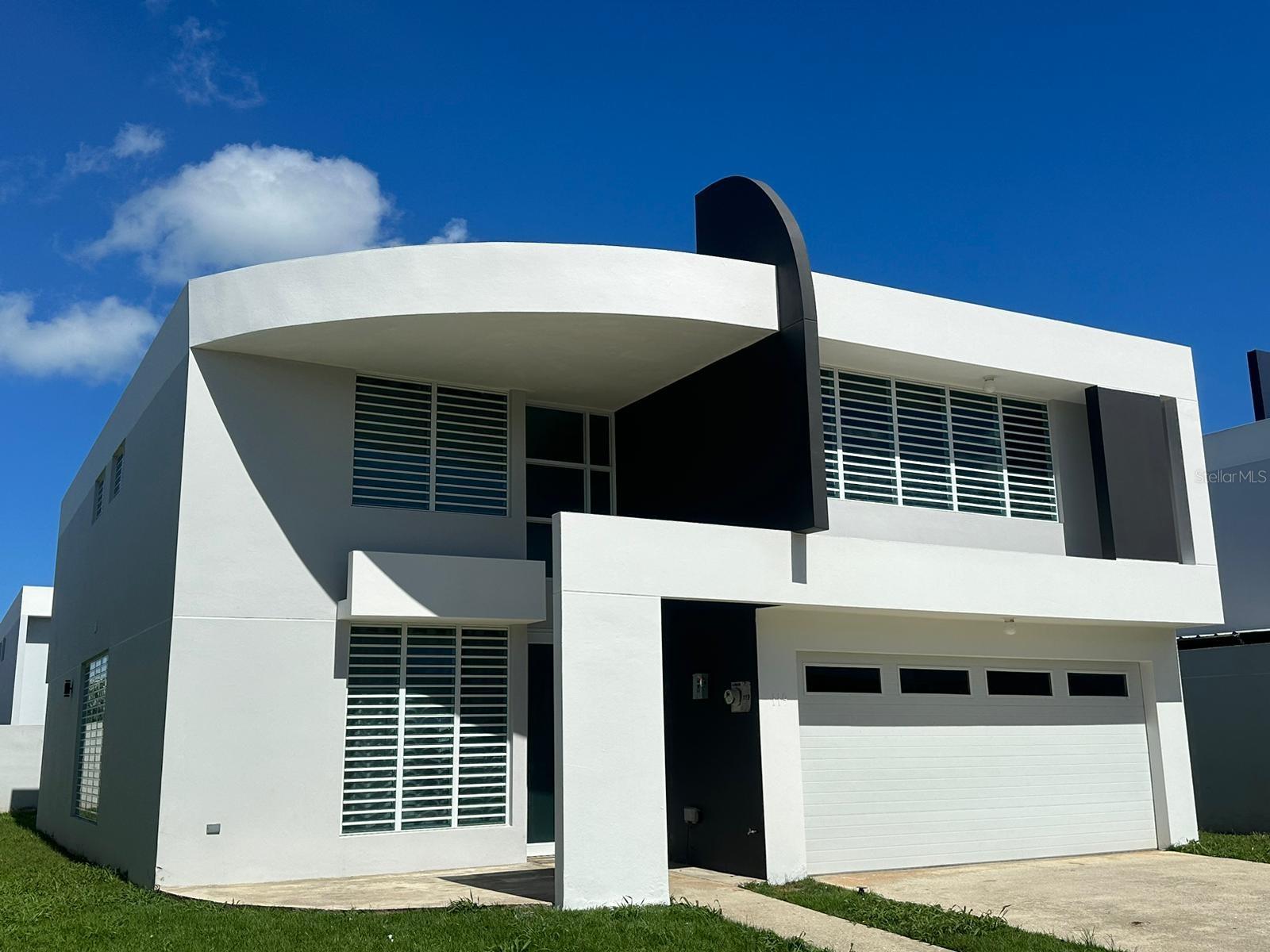 4 hab · 3 baños · LUQUILLO