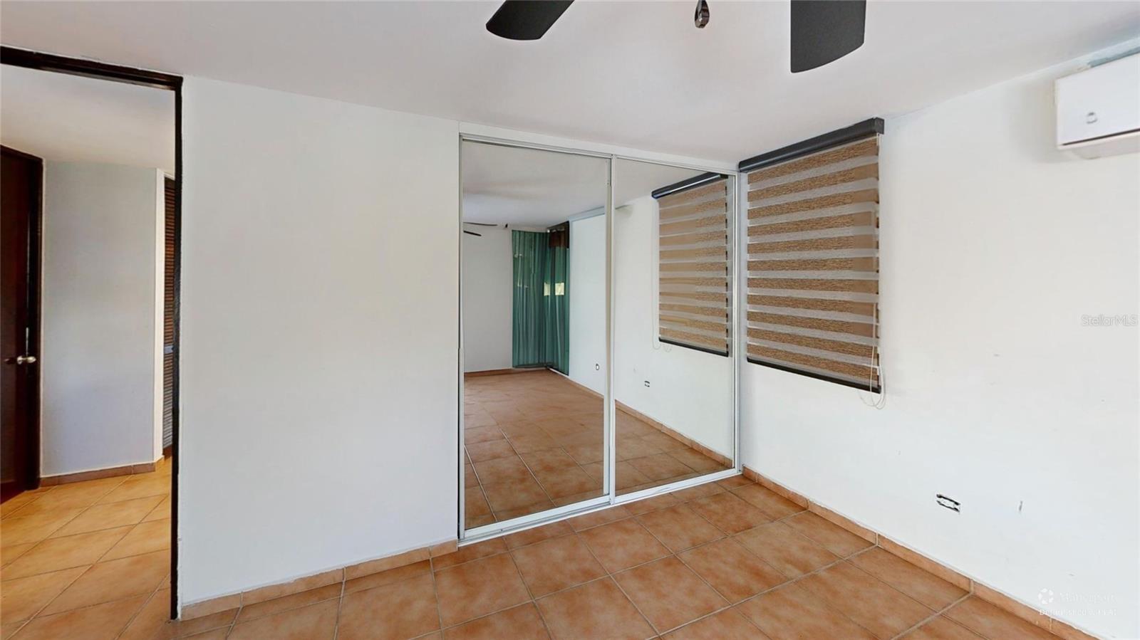 4 hab · 3 baños · DORADO — foto 11