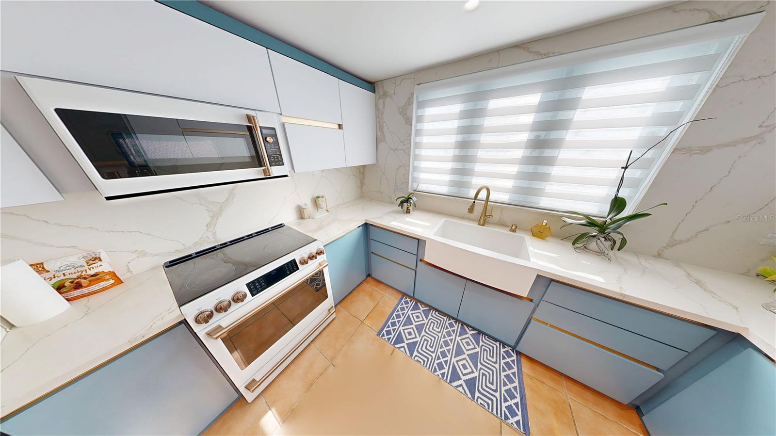 4 hab · 3 baños · DORADO — foto 3