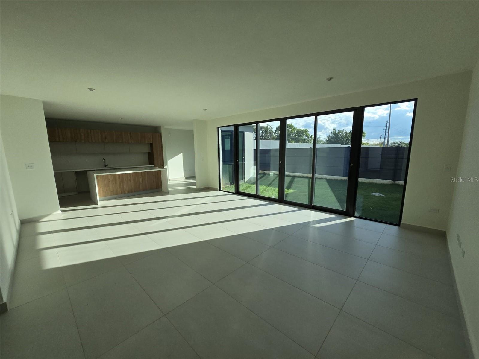4 hab · 5 baños · BAYAMON — foto 3