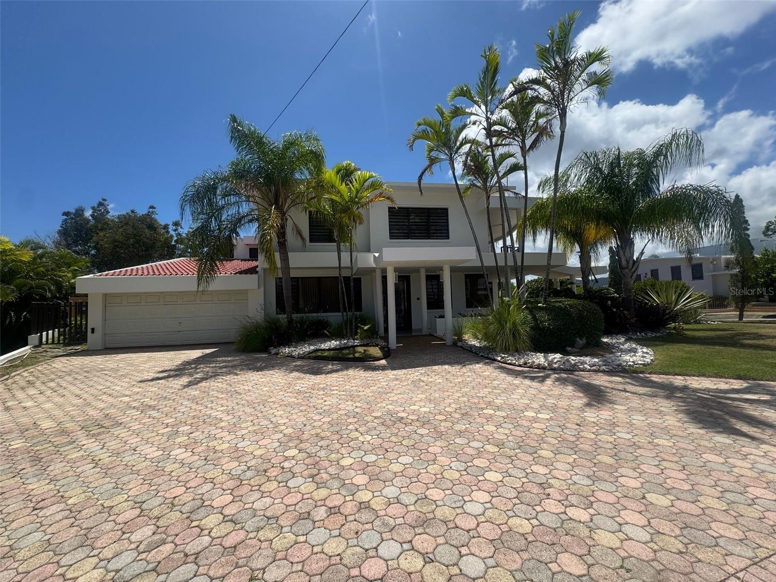 5 hab · 7 baños · GUAYAMA