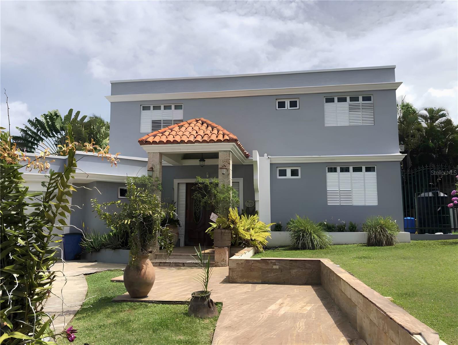 5 hab · 6 baños · GUAYNABO