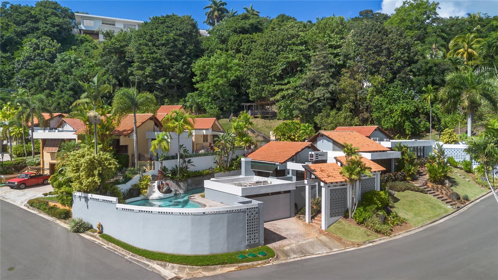 4 hab · 4 baños · GUAYNABO