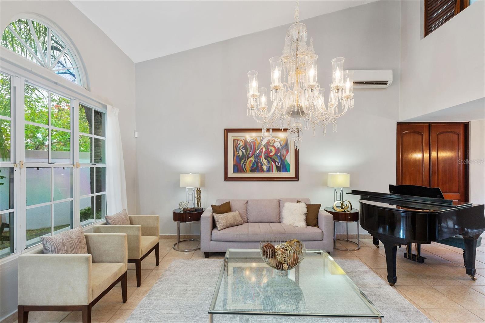 6 hab · 6 baños · GUAYNABO