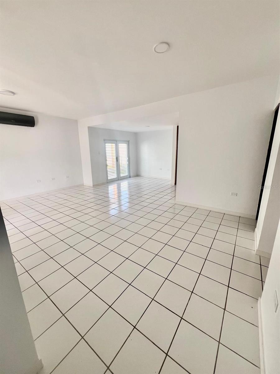 4 hab · 3 baños · MAYAGUEZ