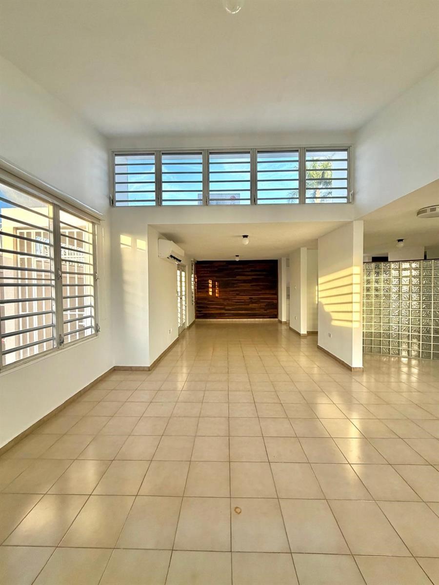 3 hab · 2 baños · GUAYNABO