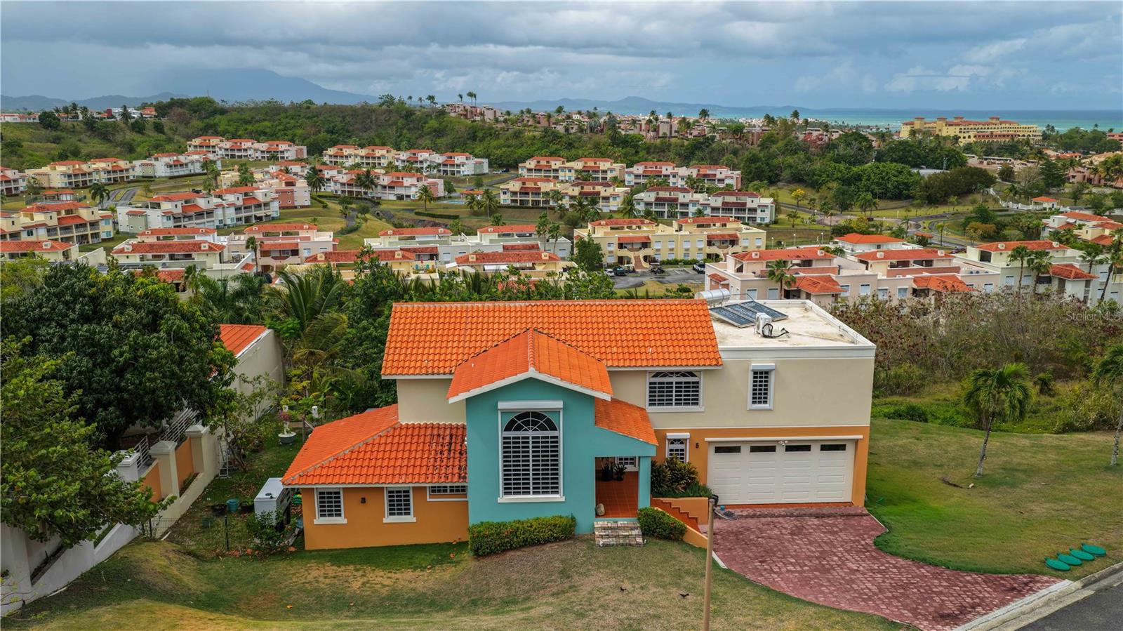 5 hab · 4 baños · HUMACAO