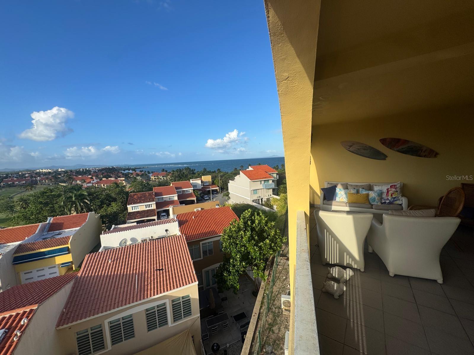2 hab · 2 baños · HUMACAO