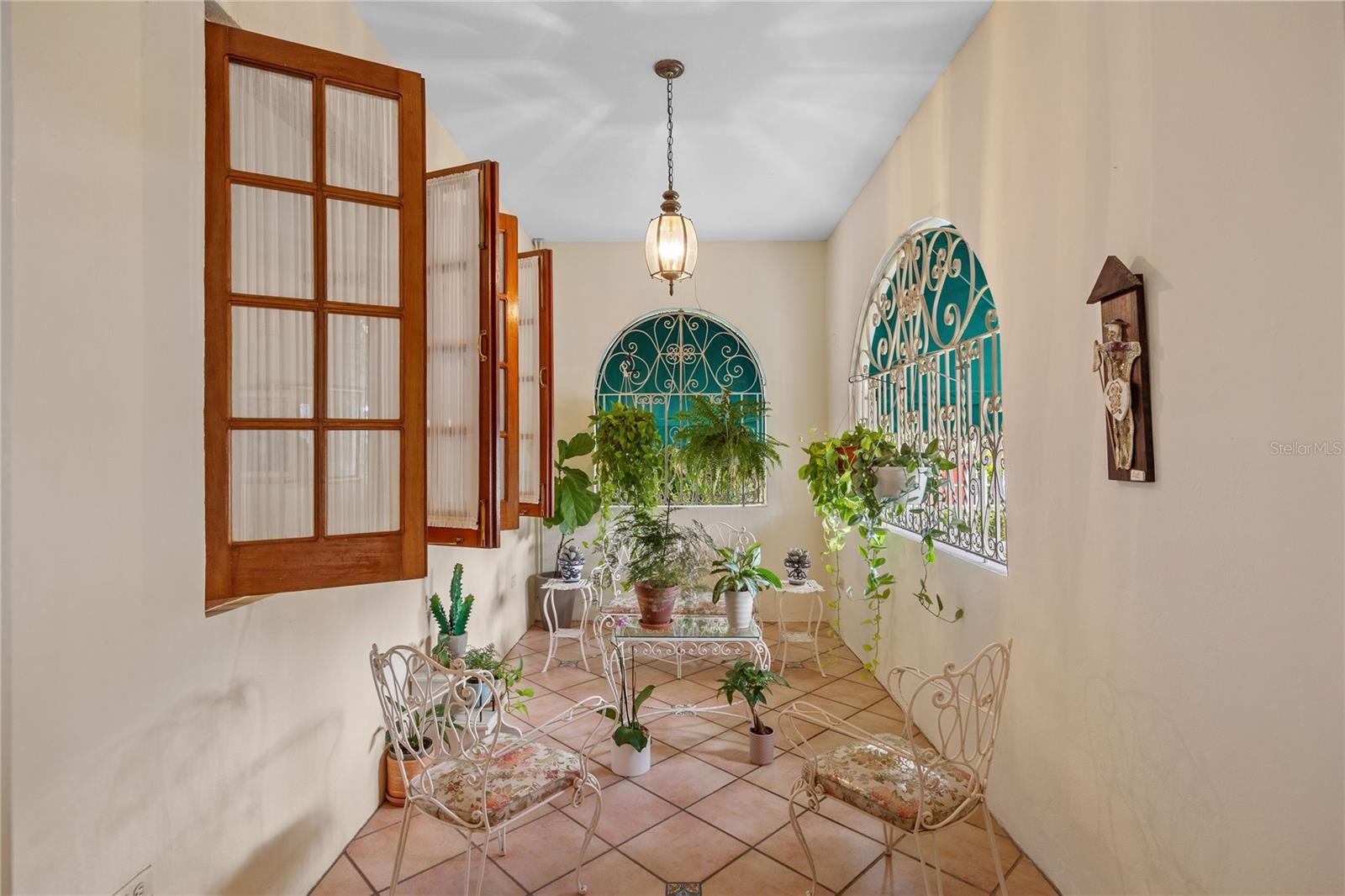 6 hab · 4 baños · SAN JUAN
