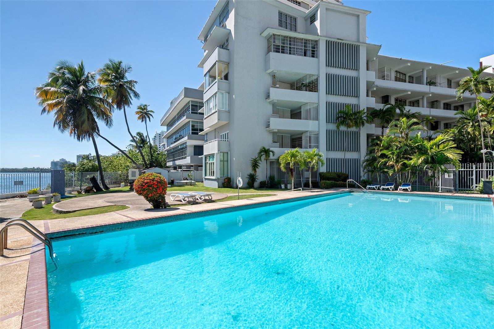 1 hab · 2 baños · SAN JUAN
