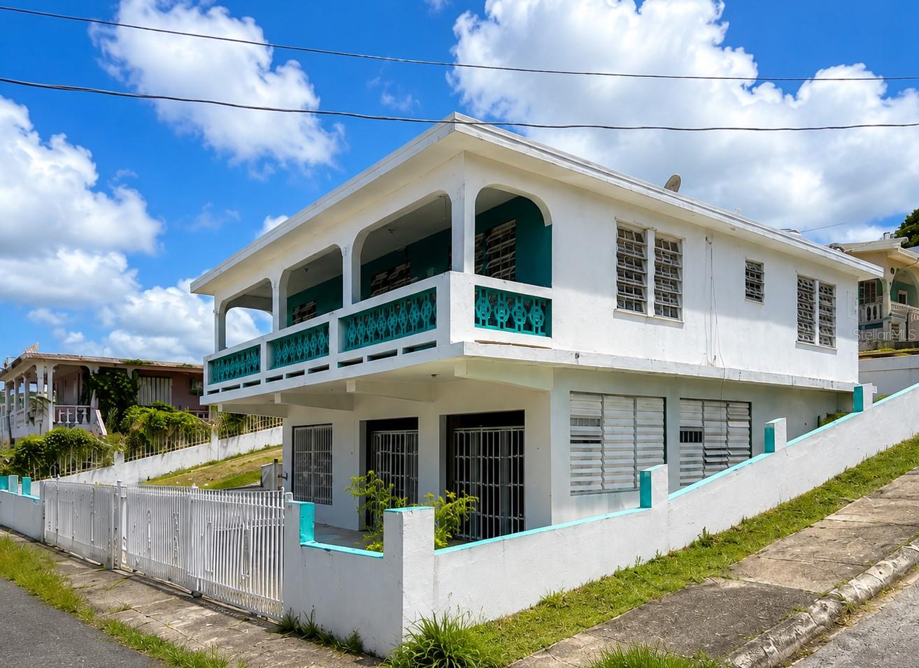 3 hab · 2 baños · MAUNABO