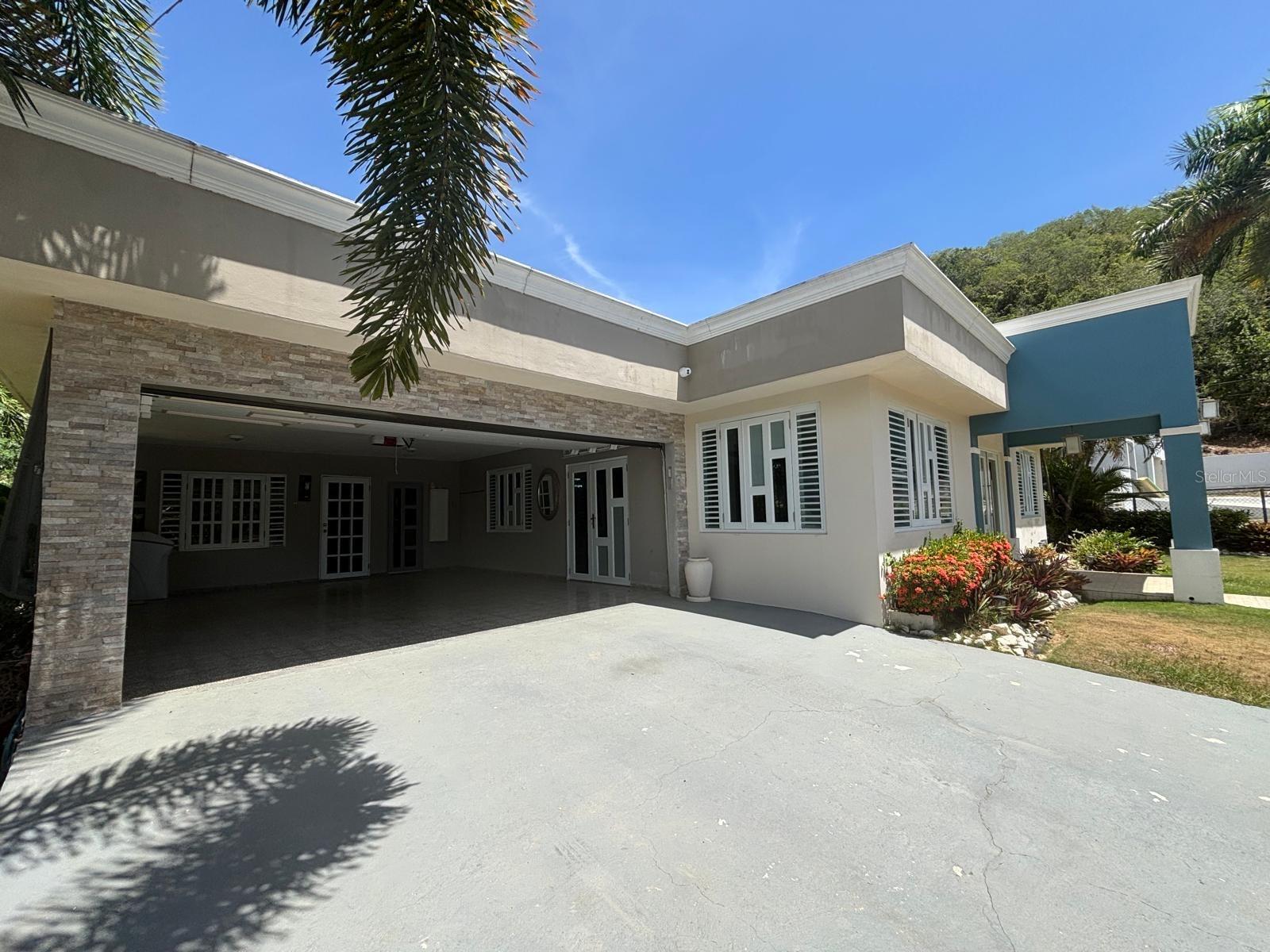4 hab · 2 baños · MANATI