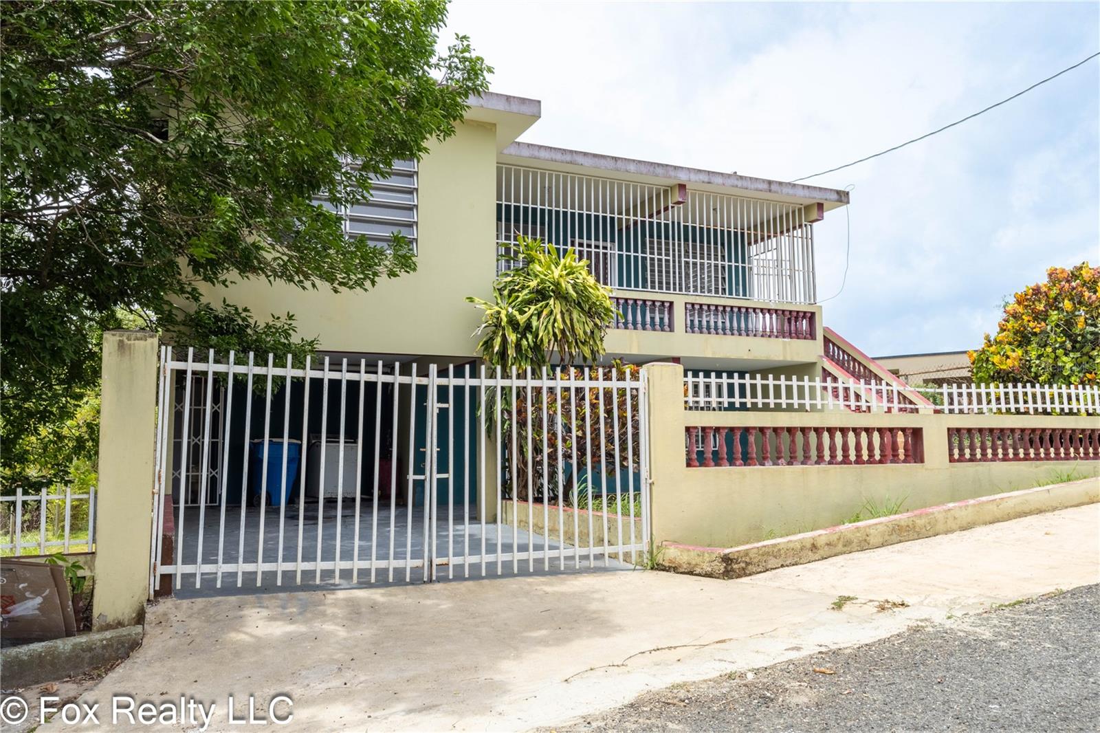 3 hab · 3 baños · AGUADILLA