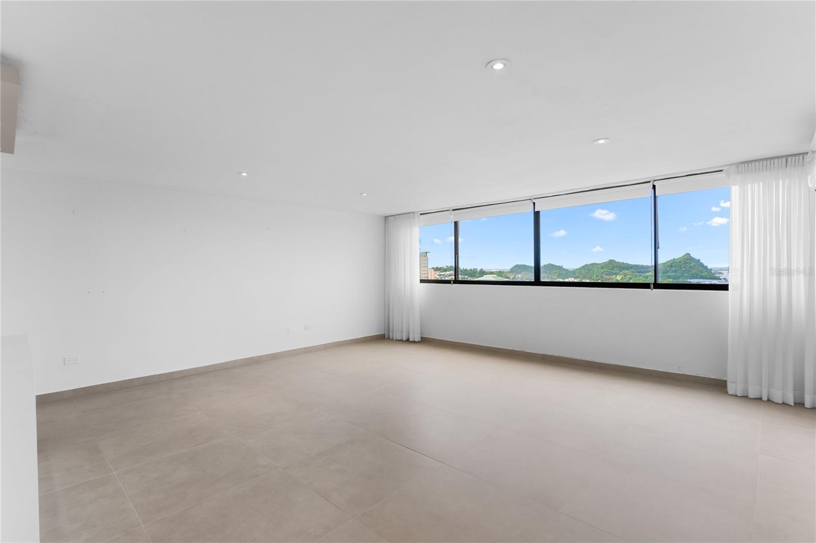 2 hab · 2 baños · GUAYNABO
