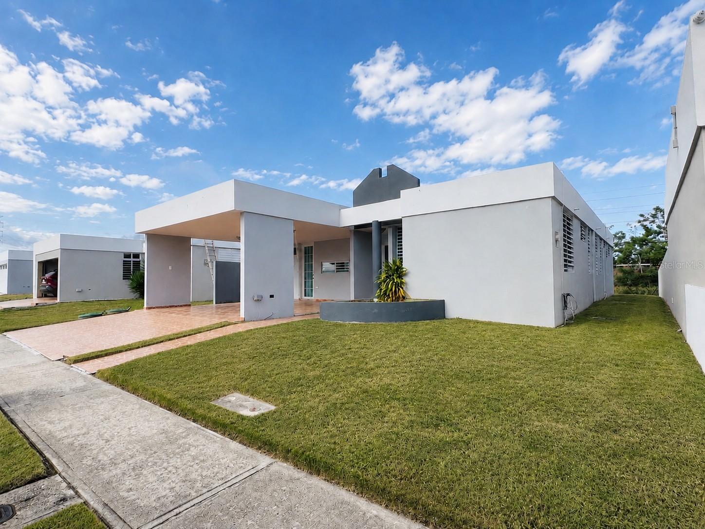 3 hab · 3 baños · HUMACAO