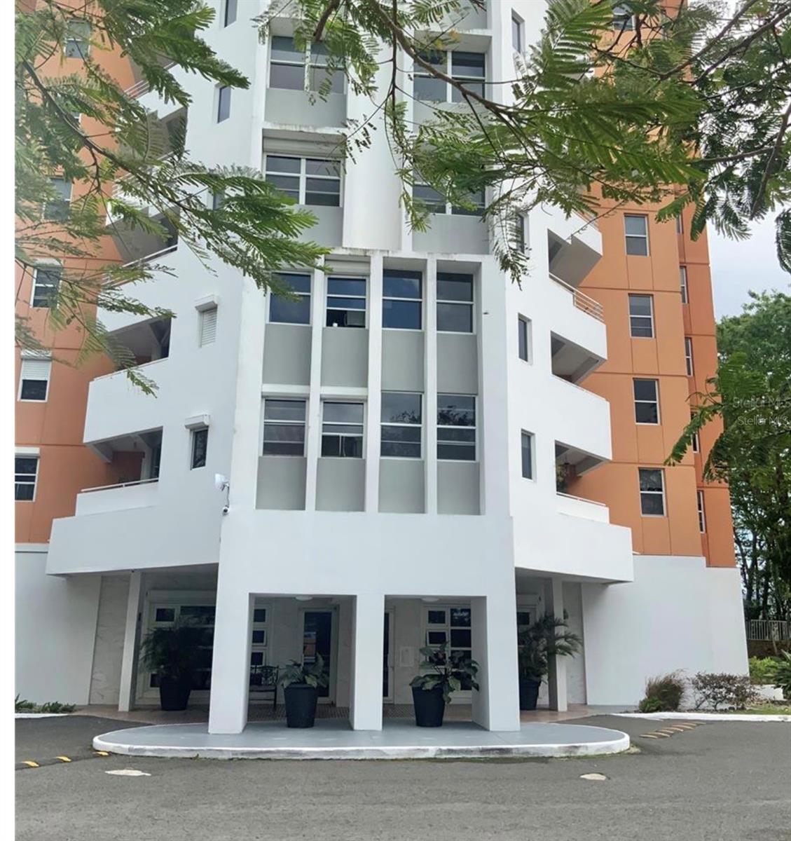 3 hab · 2 baños · GUAYNABO
