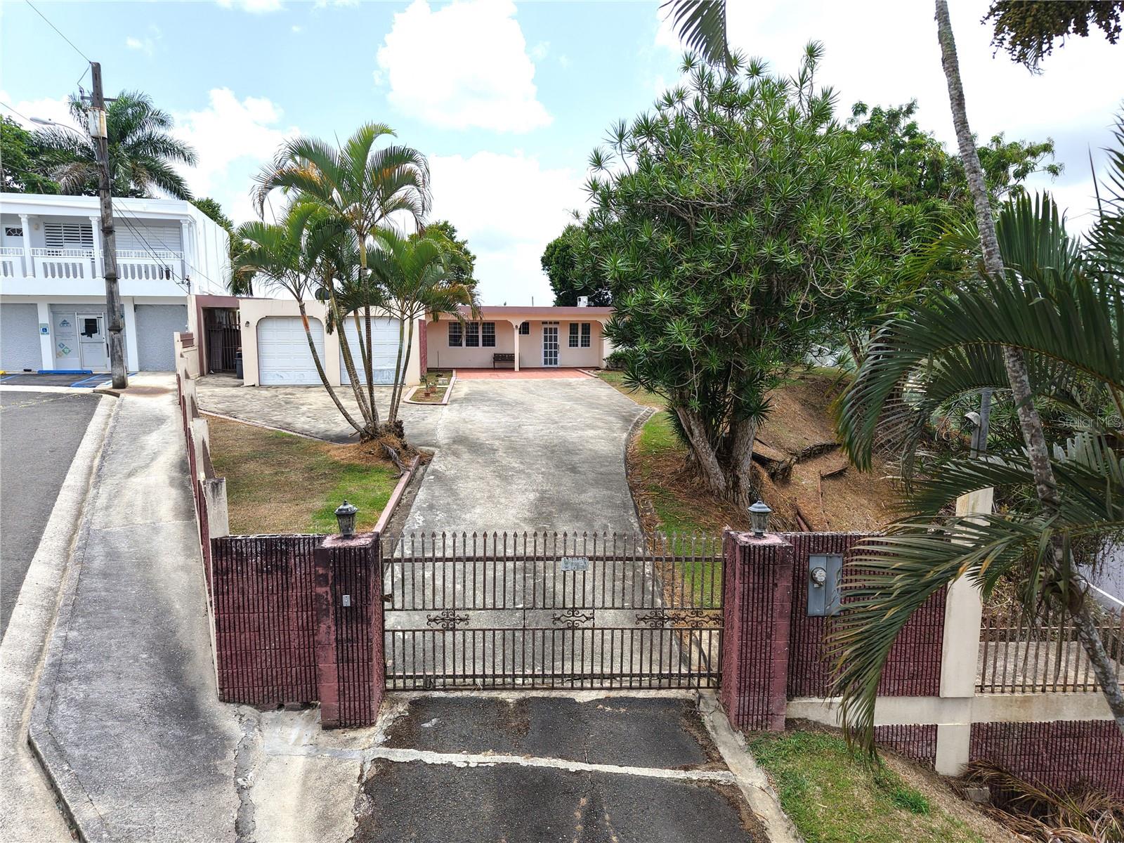 4 hab · 3 baños · BARRANQUITAS
