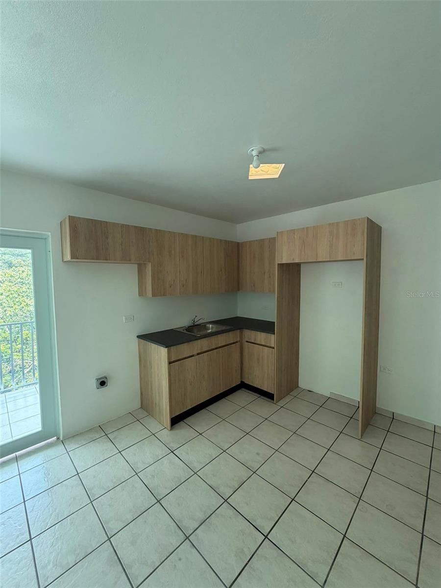 3 hab · 2 baños · COROZAL