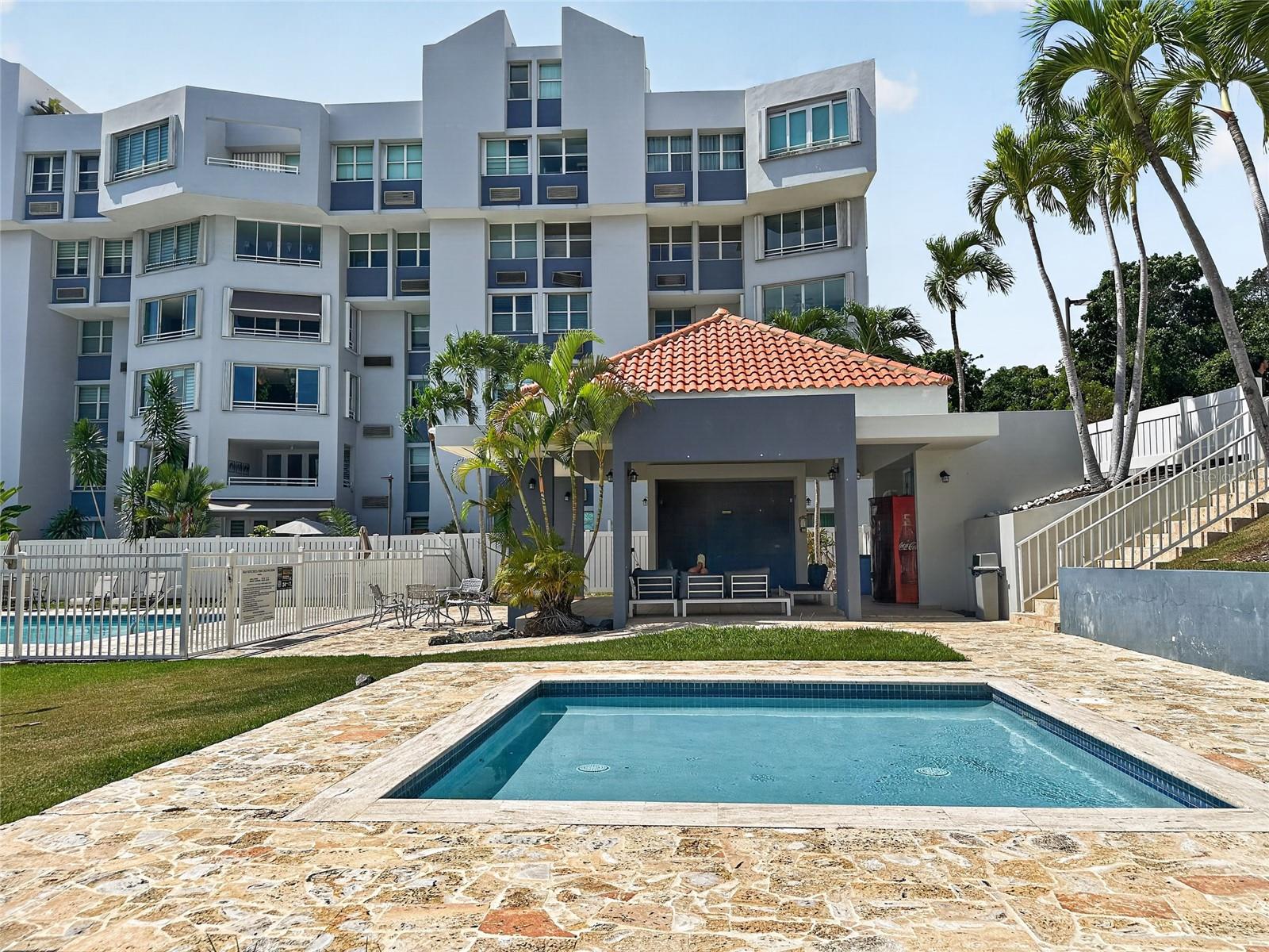3 hab · 2 baños · GUAYNABO