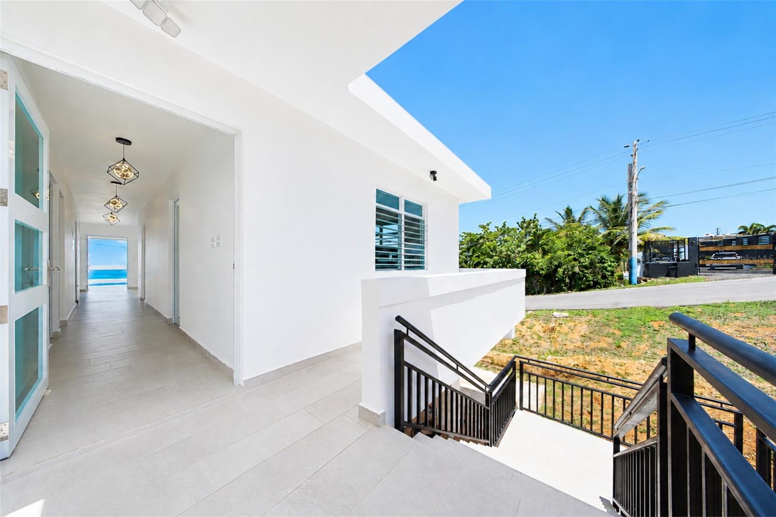 3 hab · 2 baños · MANATI