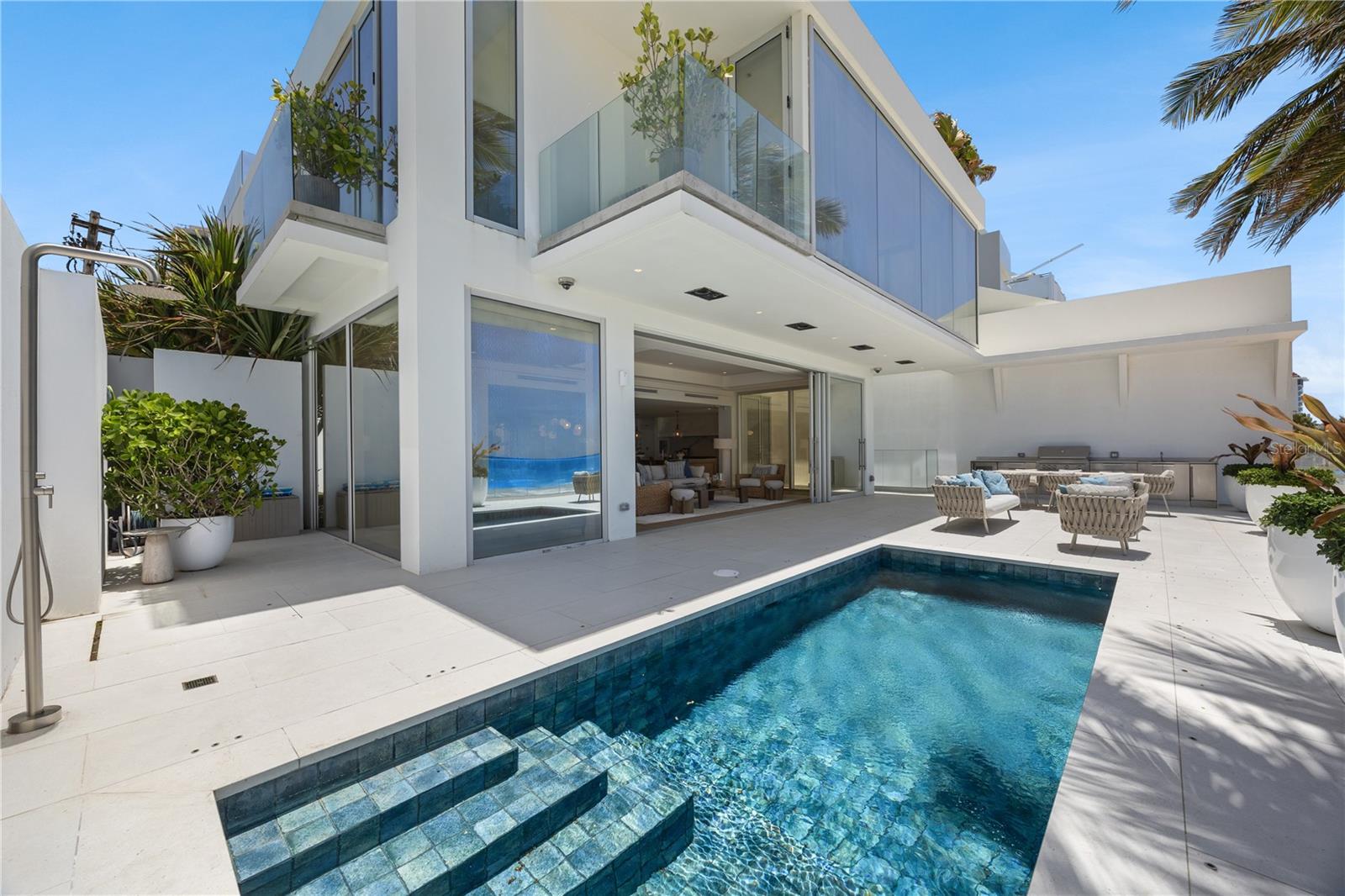 8 hab · 10 baños · SAN JUAN