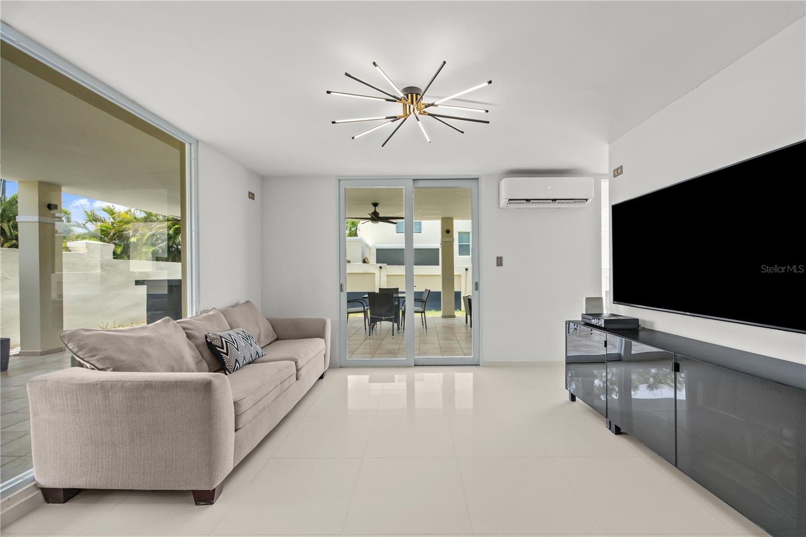 4 hab · 3 baños · CAGUAS