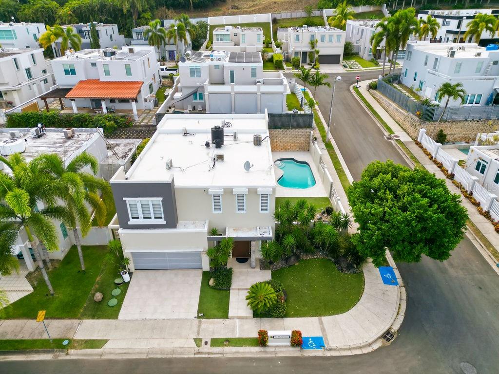 4 hab · 3 baños · SAN JUAN