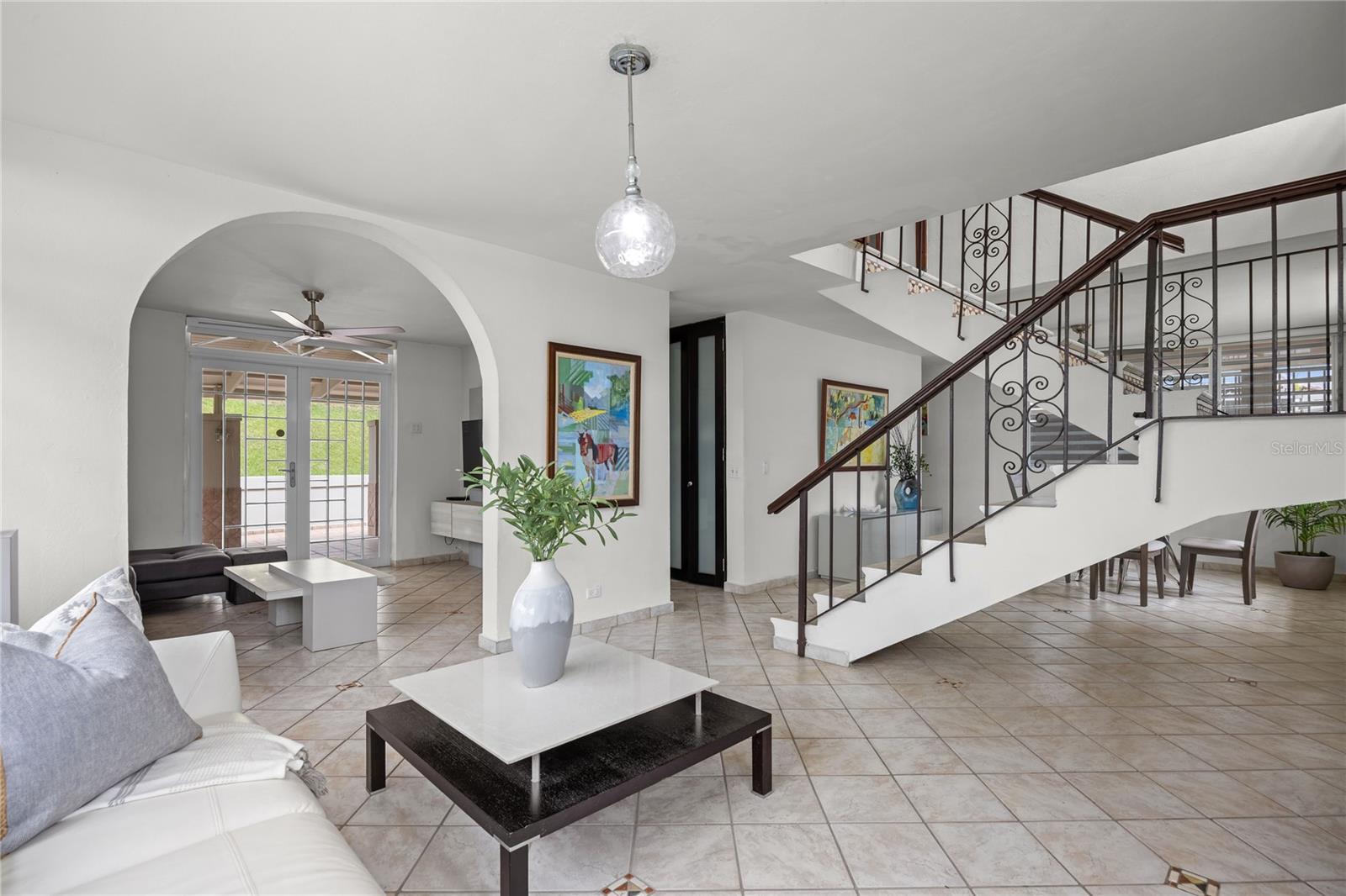 3 hab · 3 baños · GUAYNABO