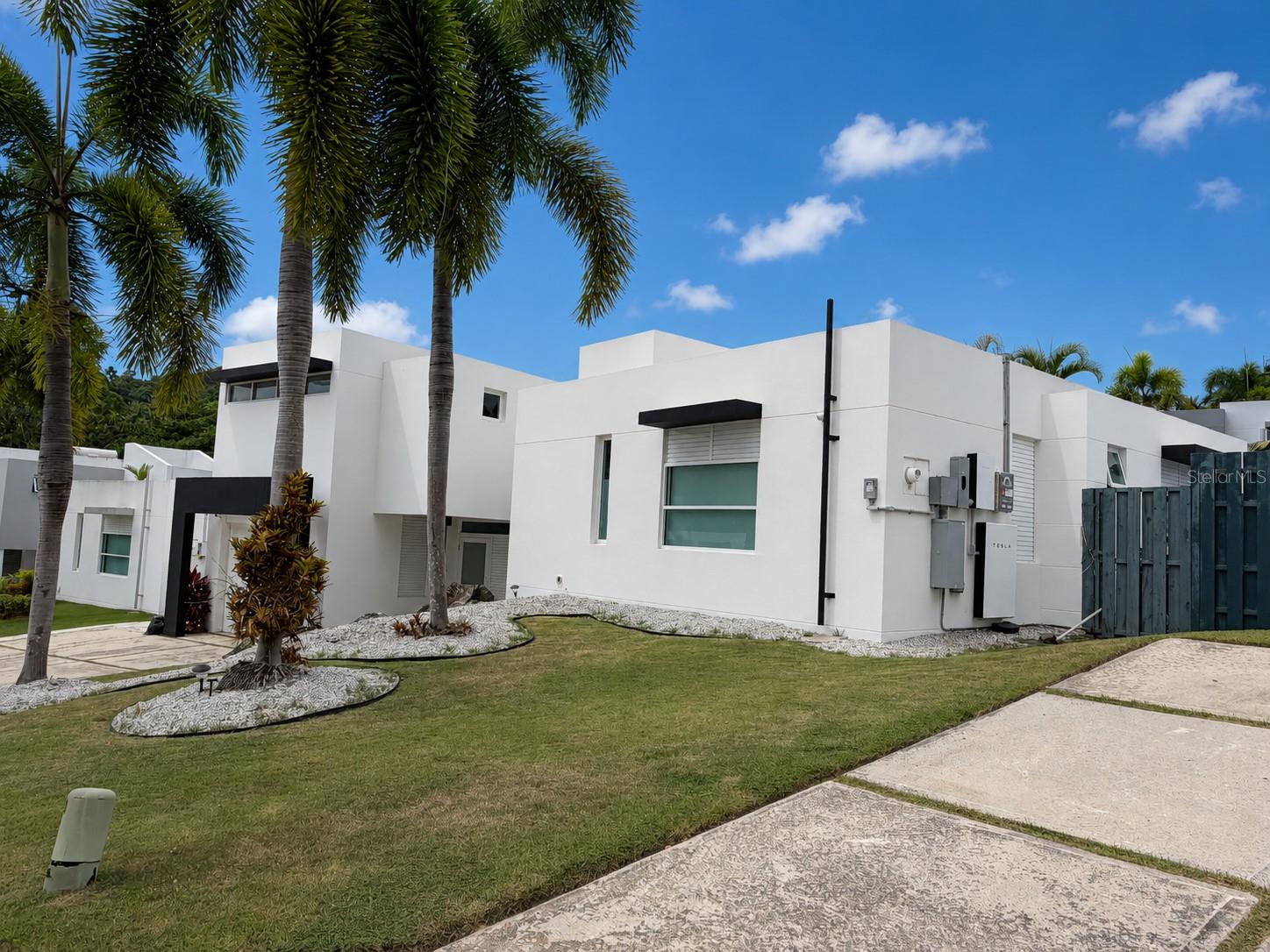 4 hab · 3 baños · CAGUAS