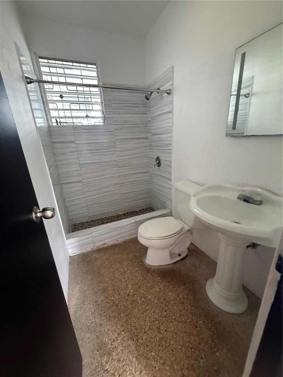 7 hab · 4 baños · BAYAMON — foto 8