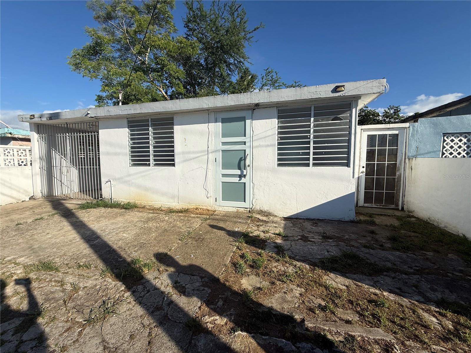 3 hab · 2 baños · CANOVANAS