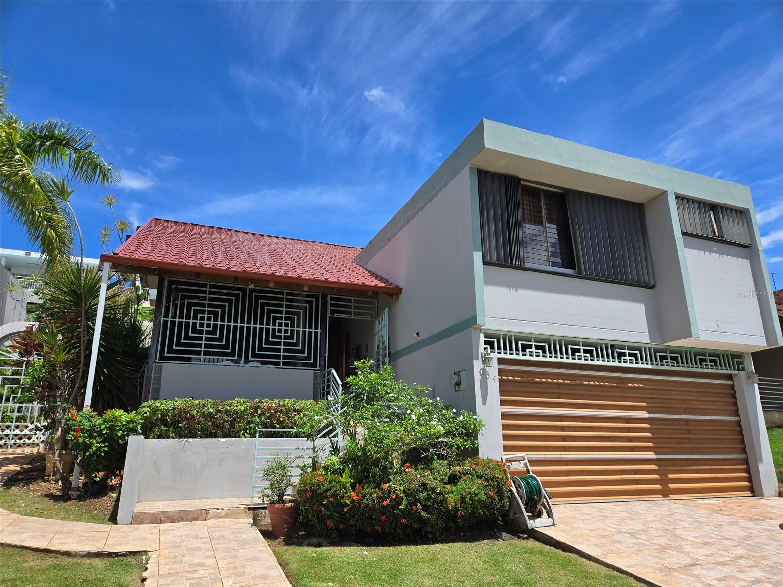 4 hab · 4 baños · BAYAMON