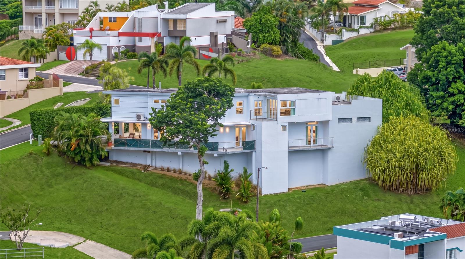 5 hab · 5 baños · GURABO