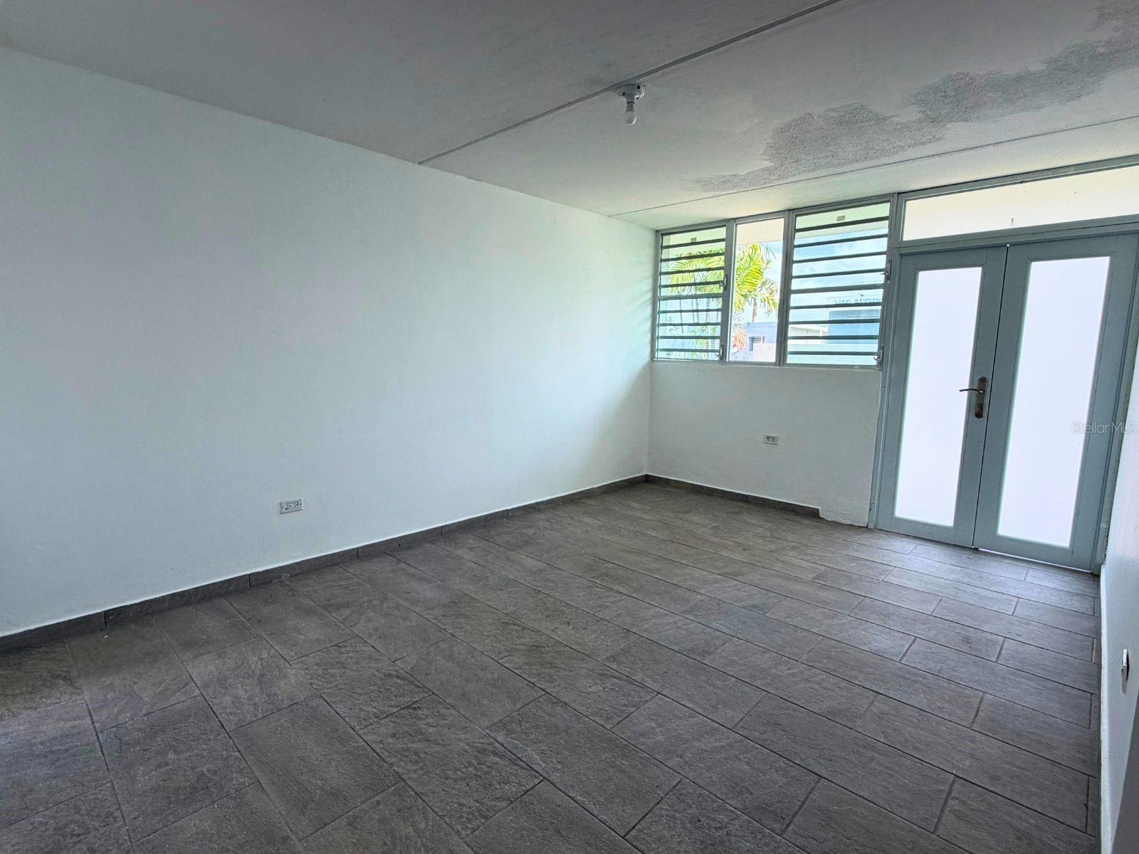 32 hab · 2 baños · SAN JUAN