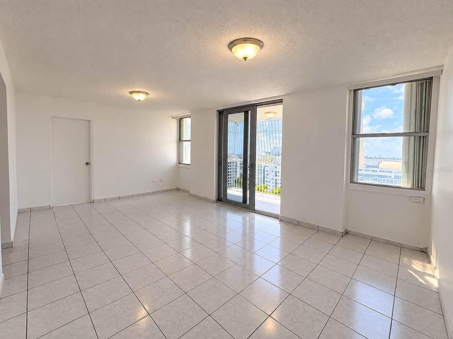 3 hab · 2 baños · GUAYNABO