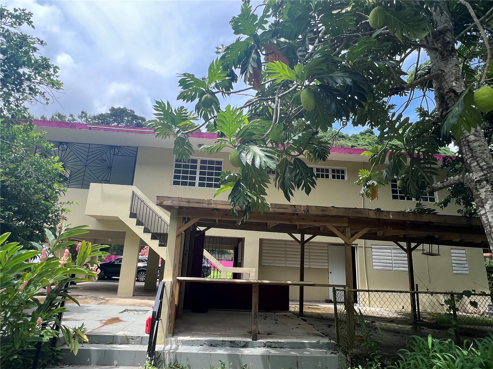 10 hab · 4 baños · CAGUAS