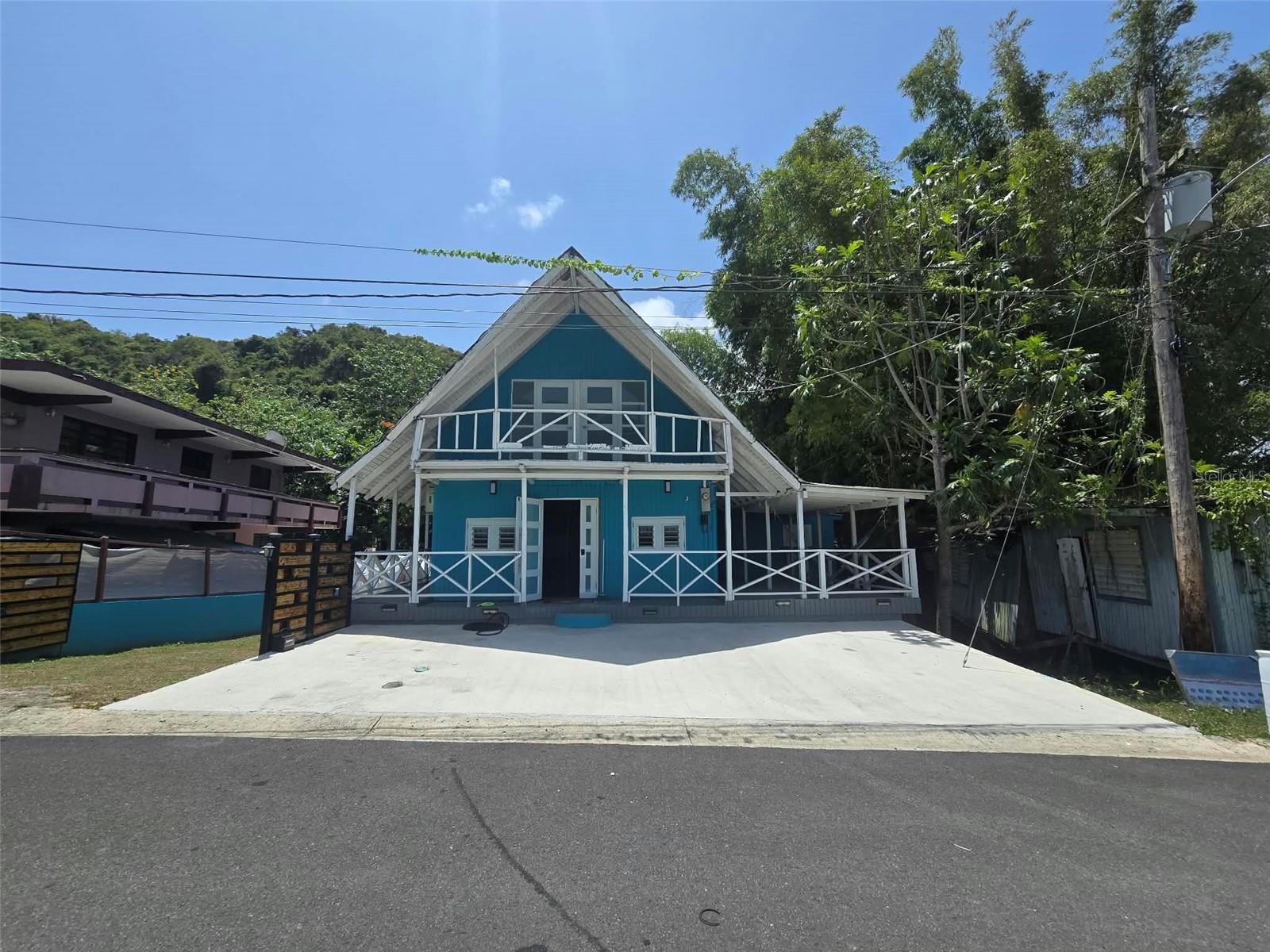 2 hab · 3 baños · HUMACAO
