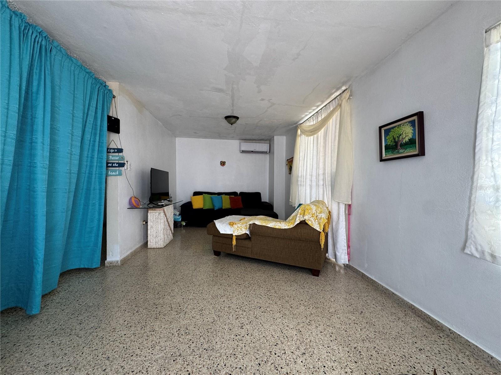 3 hab · 2 baños · DORADO