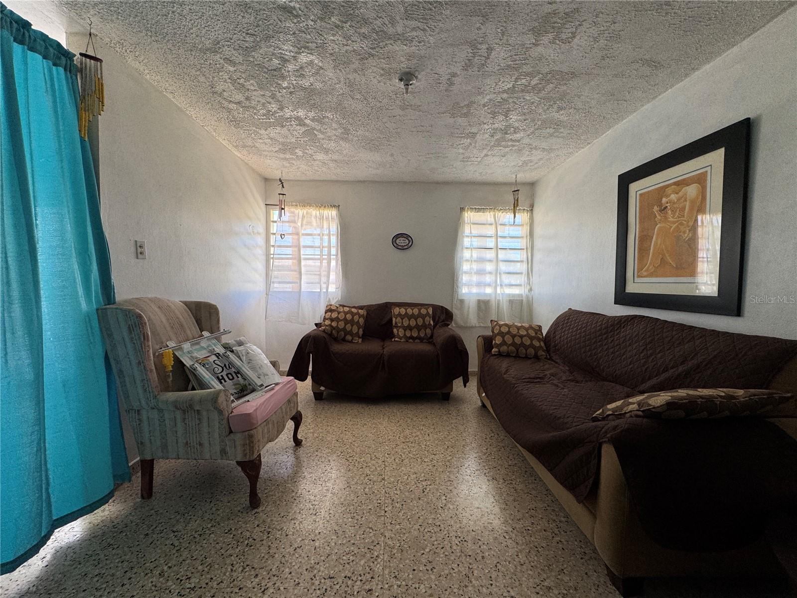 3 hab · 2 baños · DORADO — foto 2