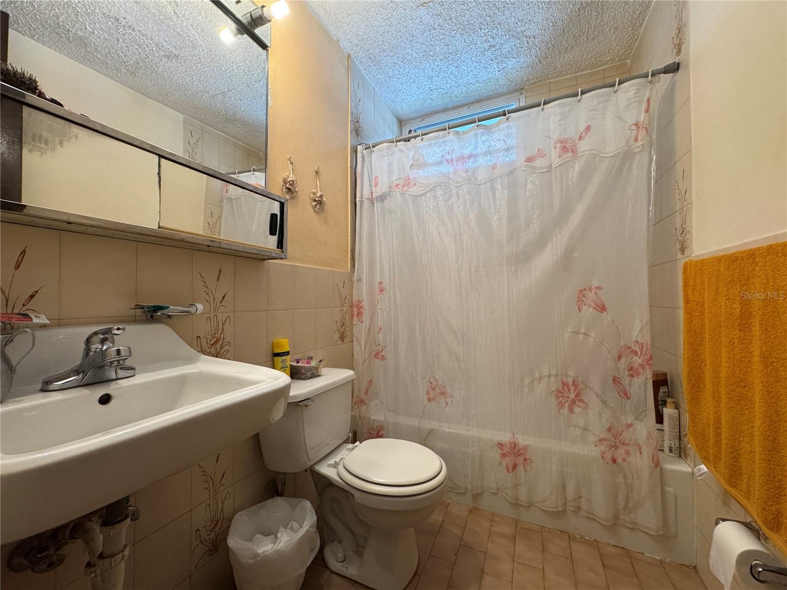 3 hab · 2 baños · DORADO — foto 5