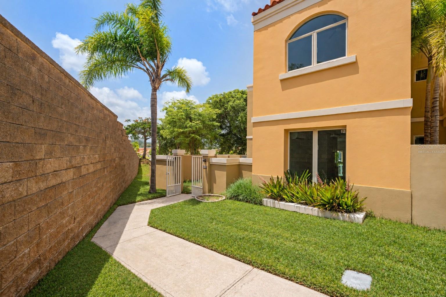 3 hab · 3 baños · HUMACAO