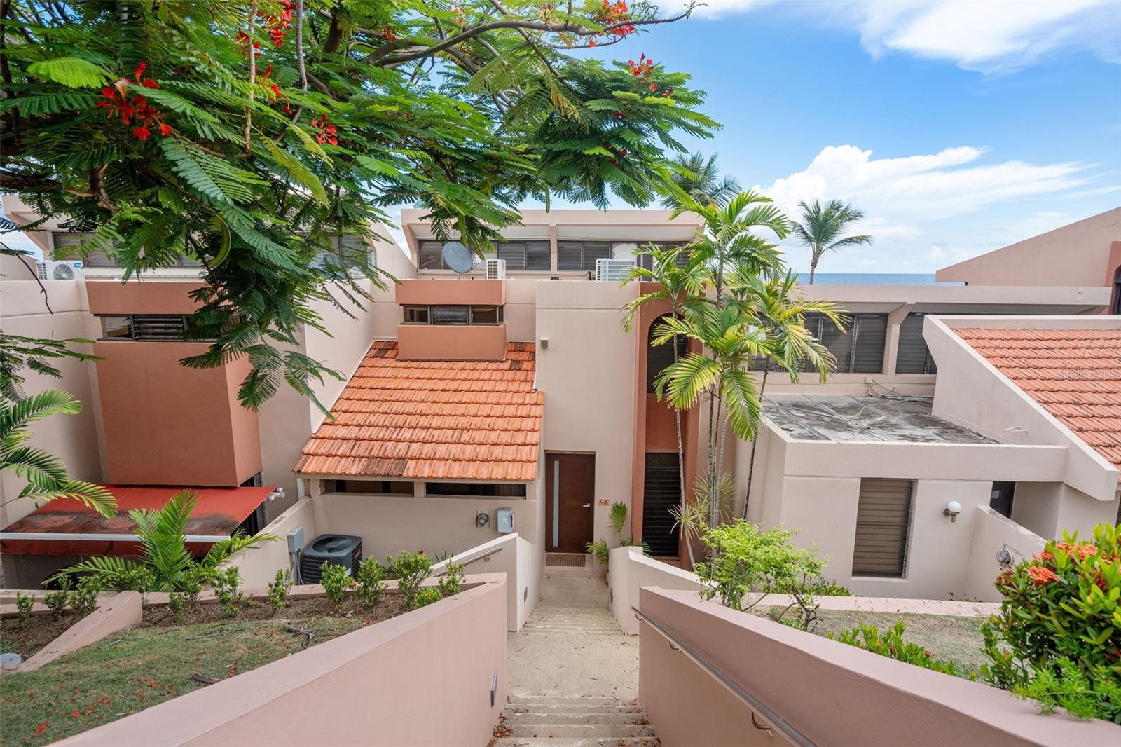 3 hab · 3 baños · HUMACAO