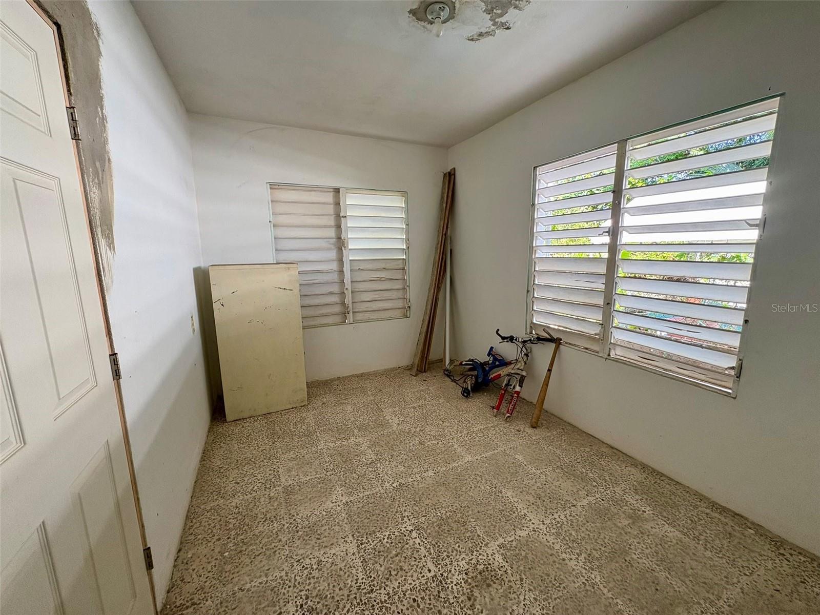 6 hab · 3 baños · SAN JUAN