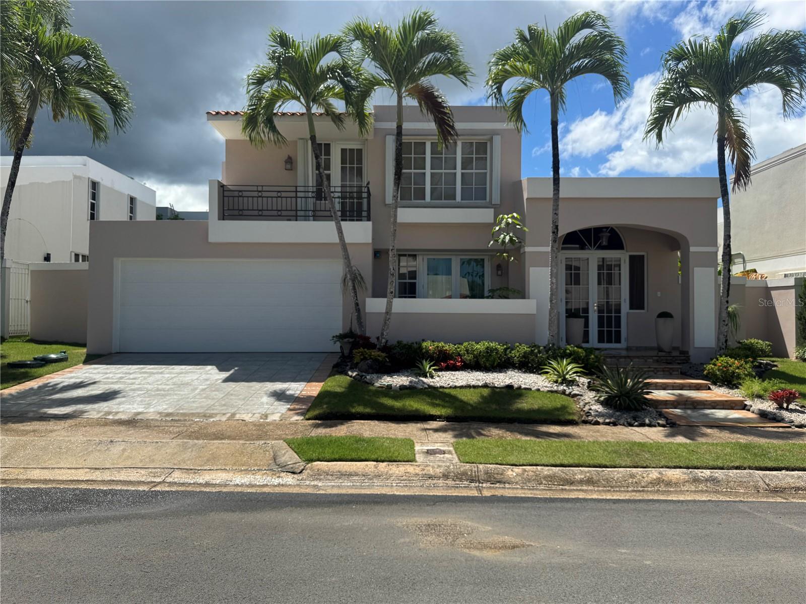 4 hab · 4 baños · GUAYNABO