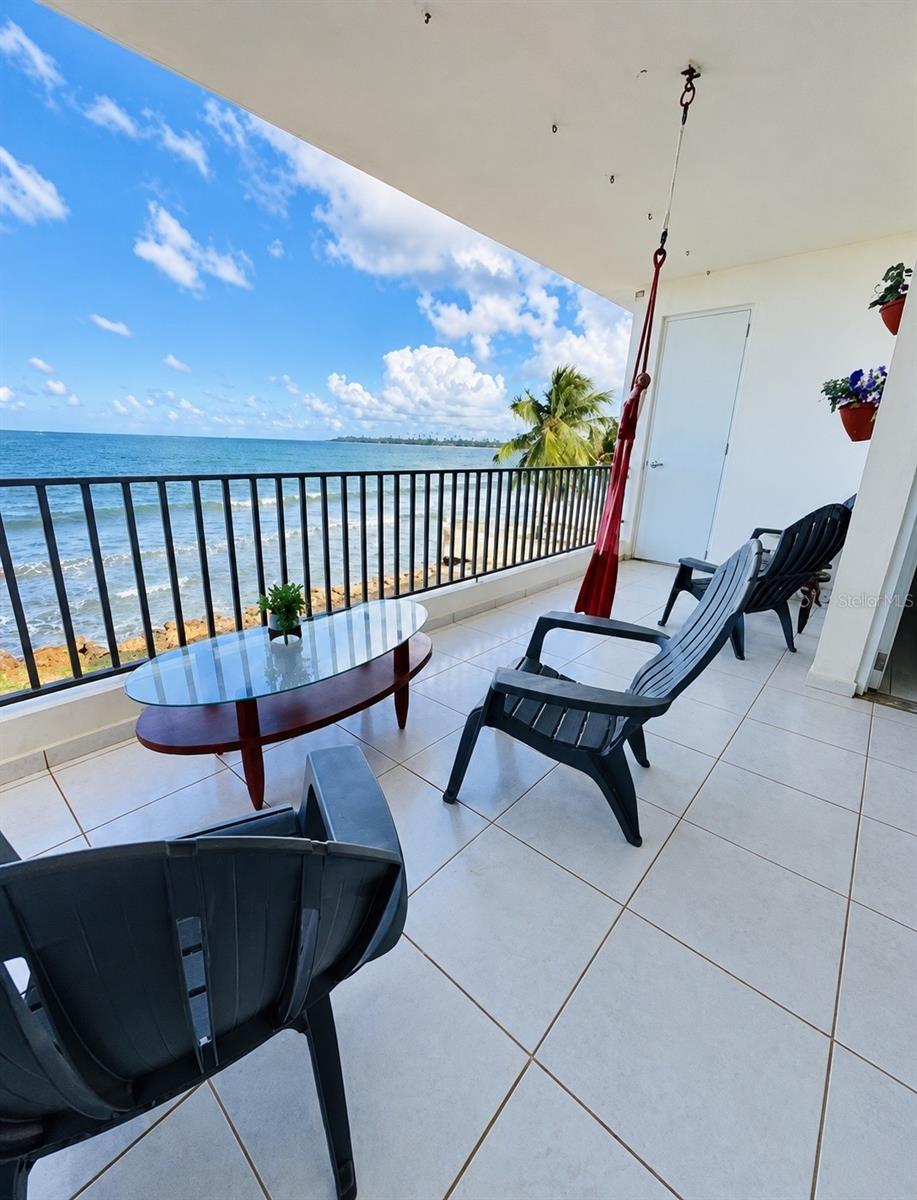 2 hab · 2 baños · LUQUILLO